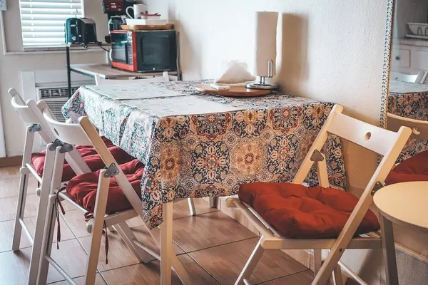 Photo 1 - Charming 1BR Hollywood Apt Sleeps 4