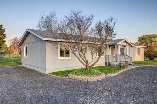 Photo 1 - 3BR Retreat in Prosser Perfect for Wine Lovers