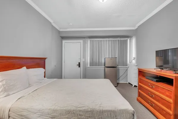 Photo 1 - Cozy Room With Private Bath in Brownstown