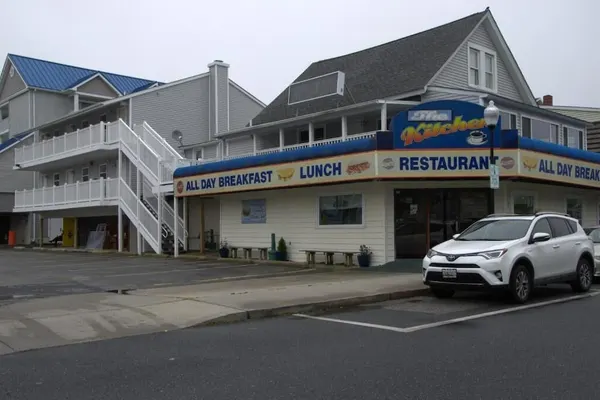 Photo 1 - Atlantic Breeze Motel & Apartments