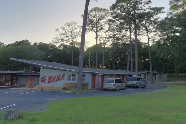 Photo 1 - Bama Motel By OYO Mobile US-90