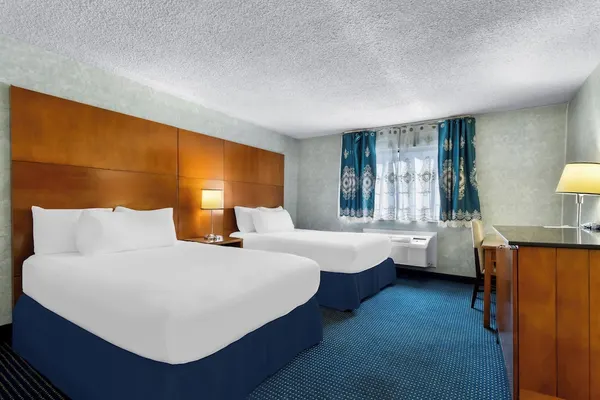 Photo 1 - Hiltop Hotel