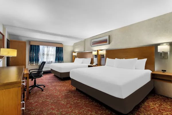 Photo 1 - Hiltop Hotel