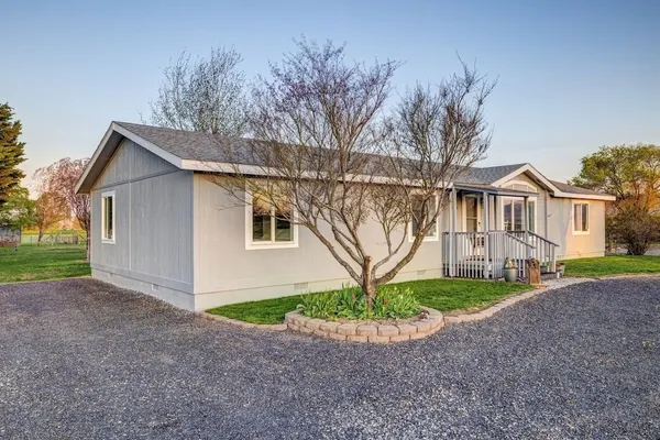 Photo 1 - 3BR Retreat in Prosser Perfect for Wine Lovers