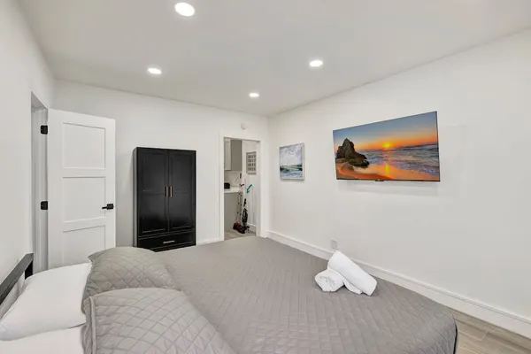 Photo 1 - Studio off Las Olas- Steps to the Beach