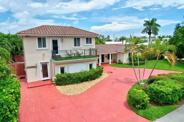 Photo 1 - Beach Duplex 3br Manor with Heated Pool
