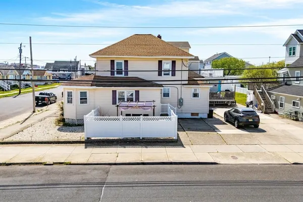 Photo 1 - 4BR Shore House-Close To The Action