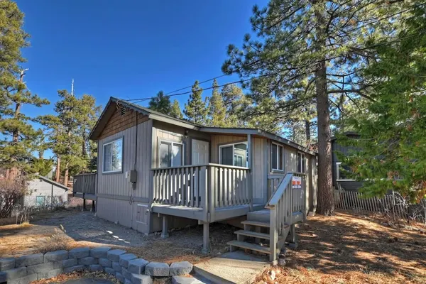 Photo 1 - Tranquil 2-Bedroom Retreat