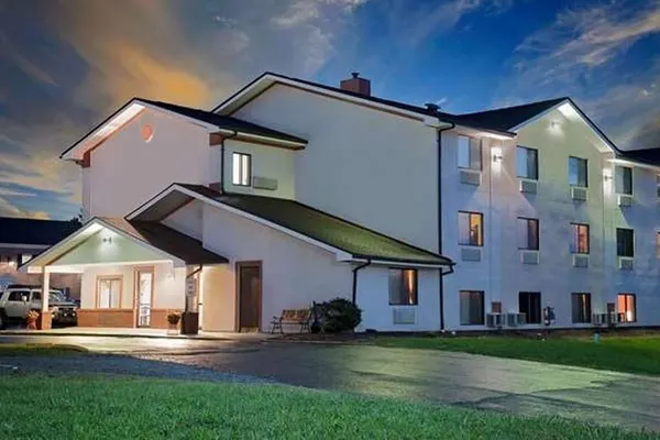 Photo 1 - Hillside Inn & Suite