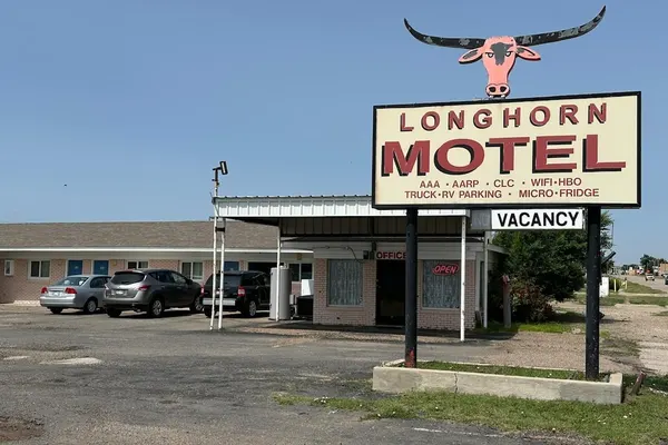 Photo 1 - Hotel O Longhorn Boise City OK