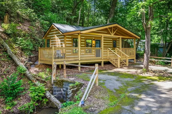 Photo 1 - Gburg Pet-friendly Studio Cabin 5 Firepit Games