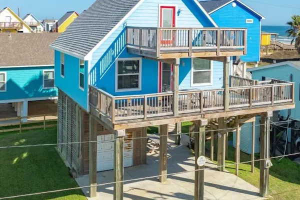 Photo 1 - Surfside Beach House