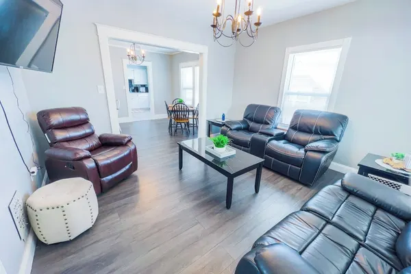 Photo 1 - Family-Friendly 3Br-Free Parking & Wifi