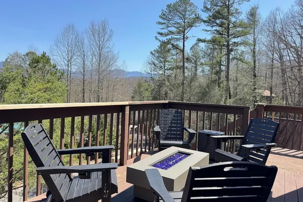 Photo 1 - Hilltop Hideaway
