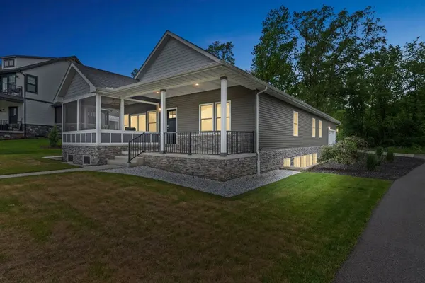 Photo 1 - Pet-friendly Getaway With Golf & Private Patio Retreat 4 Bedroom Home