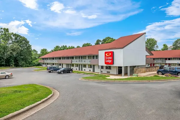 Photo 1 - Econo Lodge Hickory