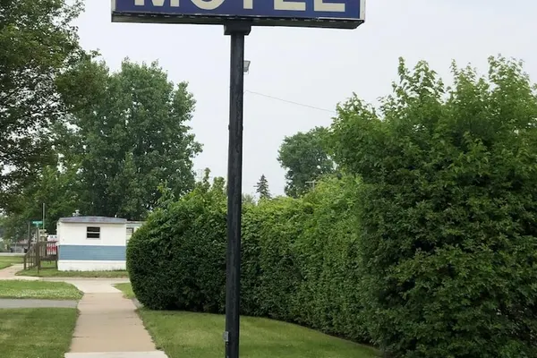 Photo 1 - Moonlight Motel