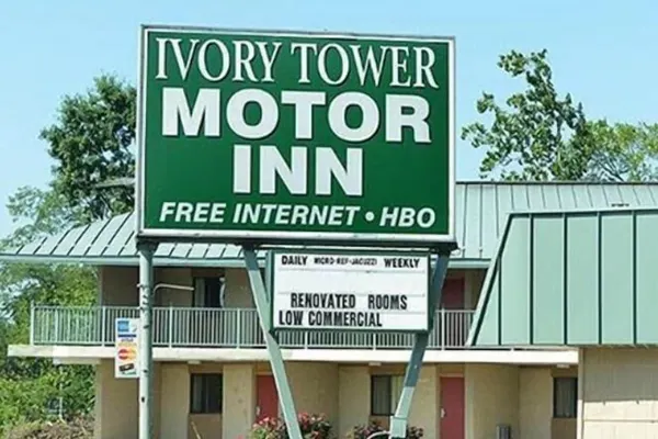 Photo 1 - Ivory Tower Motor Inn