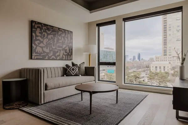 Photo 1 - Sosuite One Bed Apt Plus w Rooftop, Gym, Laundry