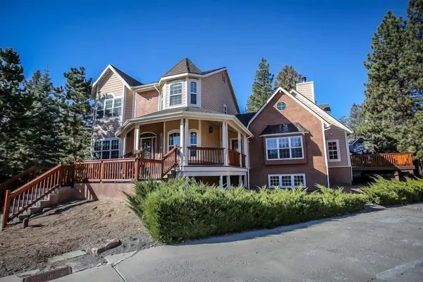 Photo 1 - Lakeview Court Castle