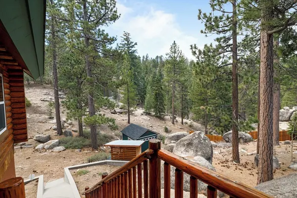 Photo 1 - Lakeview Lodge