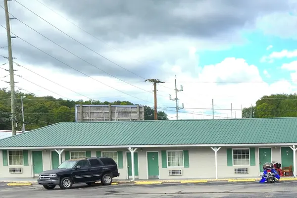Photo 1 - Holiday Motel by Belvilla Cleveland, TN