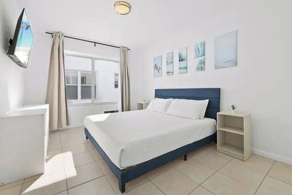 Photo 1 - Harding Avenue Apartments by Andes STR
