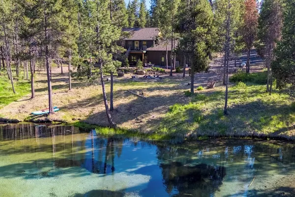 Photo 1 - Spring River Retreat Waterfront Luxury w/ Hot Tub, Game Room & Near Bend