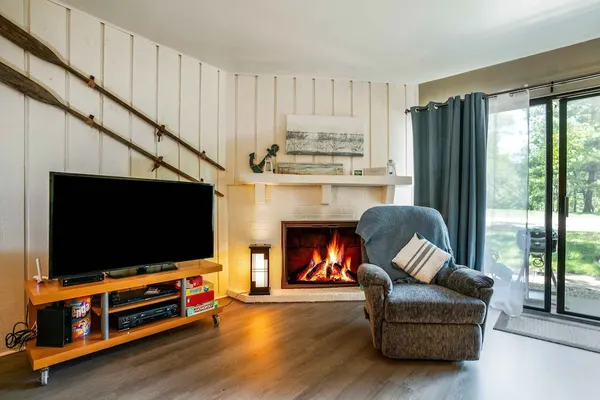 Photo 1 - Cozy Condo at Interlaken! Stay & Play on Lake Como