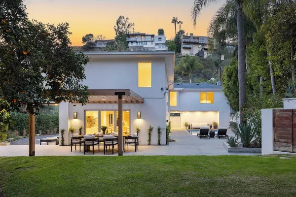 Photo 1 - Luxury Hollywood Hills Home With Pool, Outdoor Dining & Iconic Views Skyline Chalet