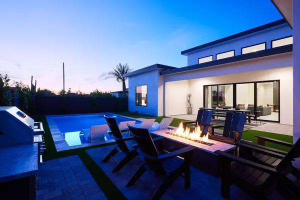 Photo 1 - Luxe - Ember - Pool Heat Available - Fire Pit