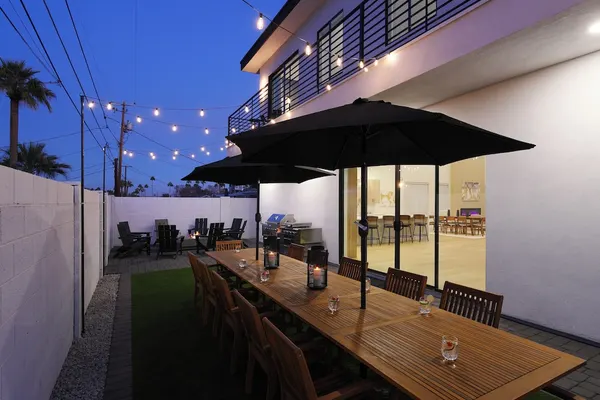 Photo 1 - Luxe - Nouveau - Sparkling Pool - Walk to Old Town