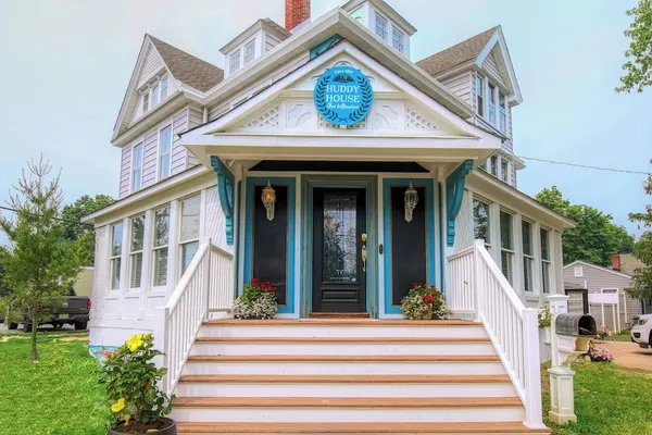 Photo 1 - Huddy House Bed & Breakfast