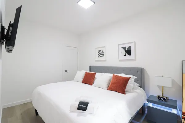 Photo 1 - Unit 3 One BR With Queen  Sofa and  Bed
