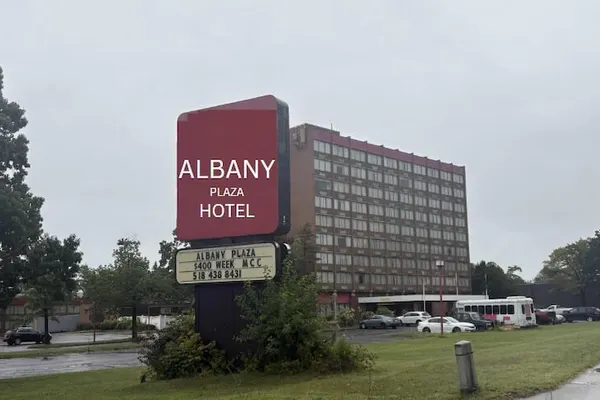 Photo 1 - Albany Plaza Hotel