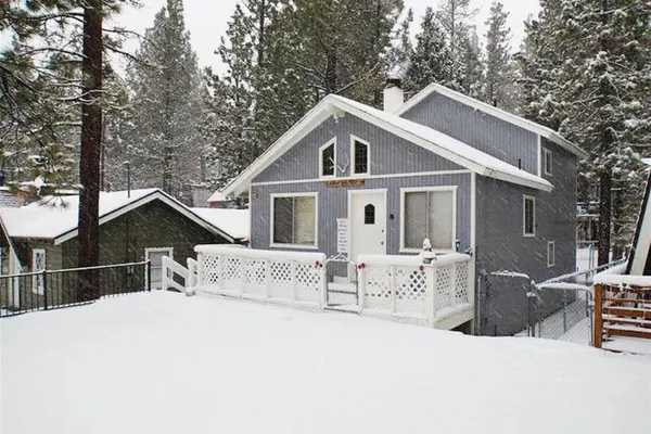 Photo 1 - Bear Mountain Retreat