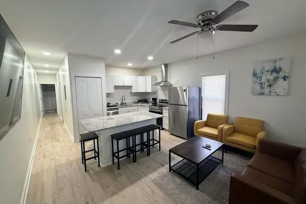 Photo 1 - Newly Renovated 2 Bedroom - A Seasoned Superhost