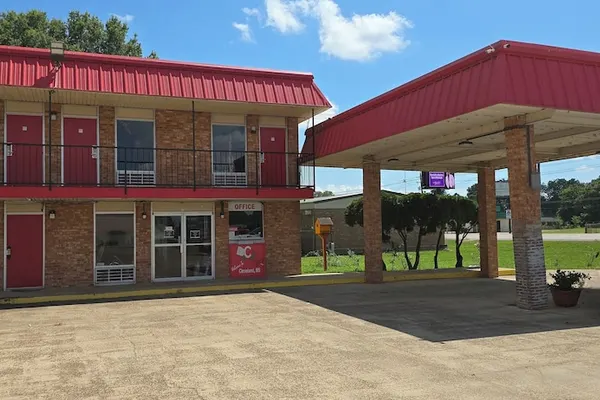 Photo 1 - c towninn and suites