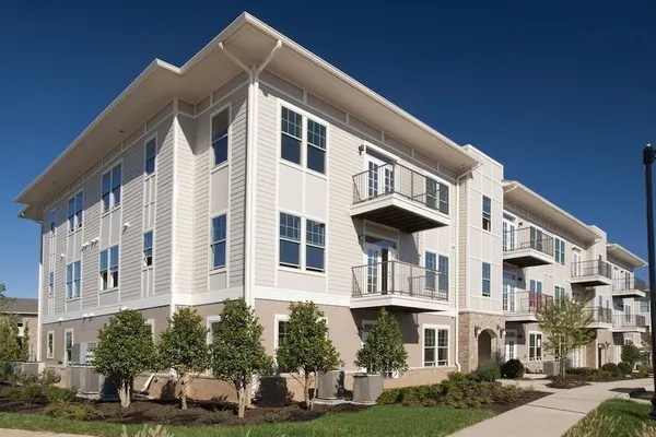 Photo 1 - Cadence Cool Springs Apartments by Landing