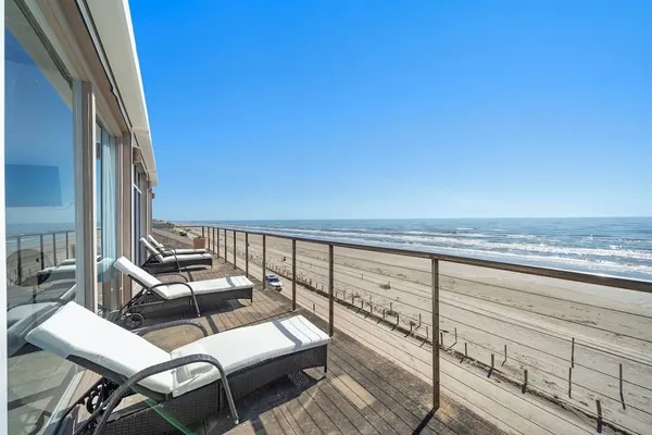 Photo 1 - Oceanfront Experience