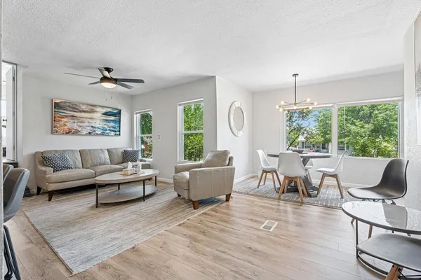 Photo 1 - OKC 6BR Pet-friendly Near Penn Square 60