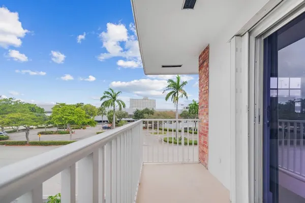 Photo 1 - Las Olas & Beachside getaway with pool