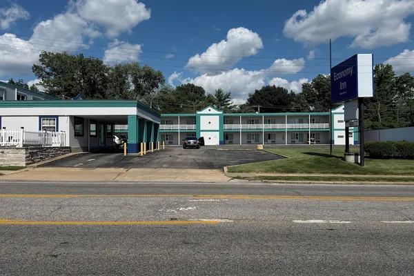 Photo 1 - ECONOMY INN