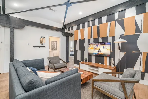 Photo 1 - The Saddlery - Mic Drop - Walk to Broadway