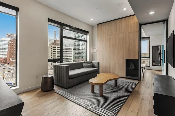 Photo 1 - Sosuite Corner 1bed Apt w Roof Deck, Gym, Laundry