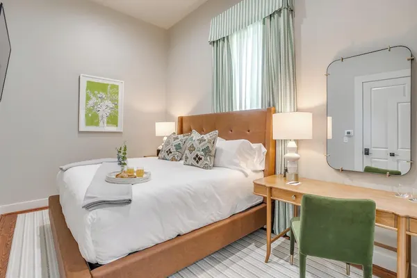 Photo 1 - Nutt House Hotel