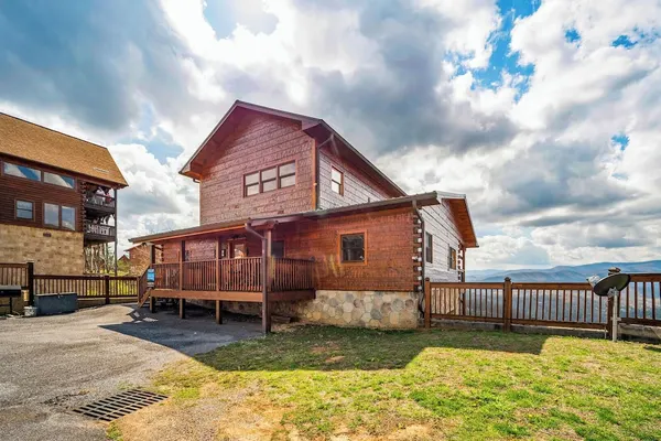Photo 1 - Lookout Lodge