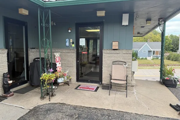 Photo 1 - Hotel O Bel Aire Chamberlain SD I 90