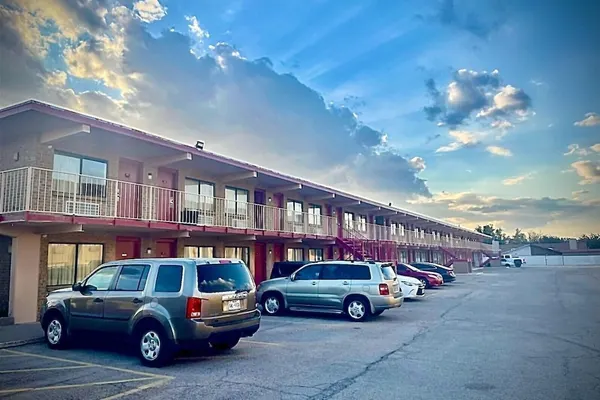 Photo 1 - Parkway Inn