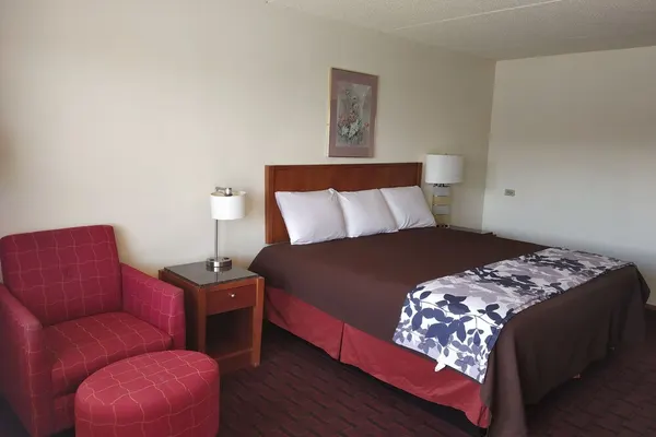 Photo 1 - Parkway Inn